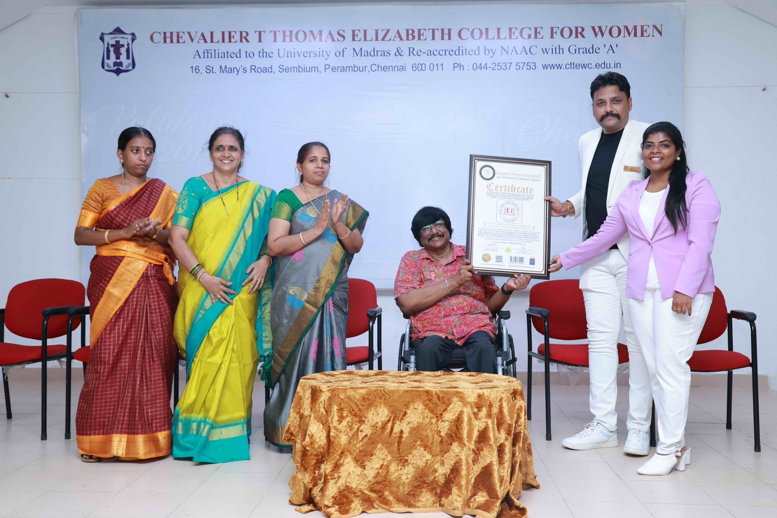 WORLD RECORD FOR WRITING SLOGANS ON CLOTH BAGS TO PROMOTE A PLASTIC BAG-FREE ENVIRONMENT AND CREATING HUMAN ANATOMY FORMATIONS HIGHLIGHTING DONATABLE ORGANS BY 2,500 STUDENTS TO RAISE AWARENESS